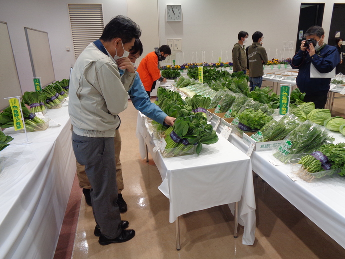 令和4年　秋野菜品評会審査会の様子
