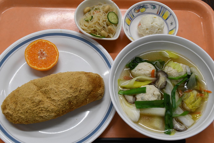 揚げパン・豆腐団子のスープ