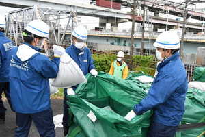 大型土のう作製状況