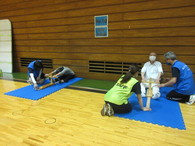 長座体前屈の様子