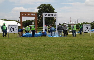 町会・自治会による簡易都市型工法の実施状況写真です。