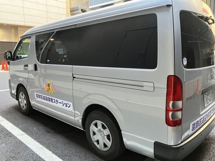 送迎バスの外観。