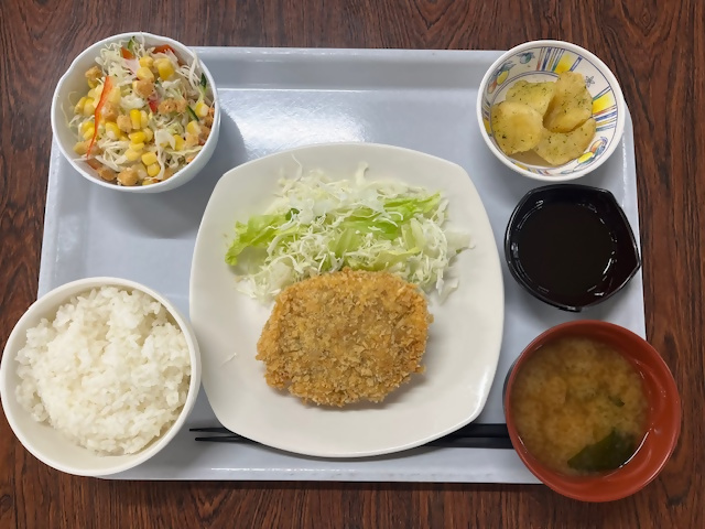 春キャベツのメンチカツ