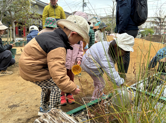 子供たちと馬