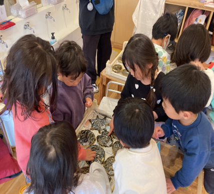 子供たちと馬