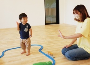 子ども未来プラザ西新小岩で遊ぶ子どもの写真