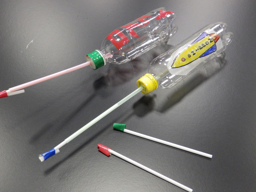 ストローロケットで遊ぼ♪