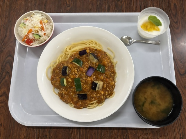 夏野菜のミートソーススパゲティ